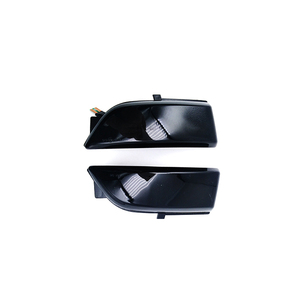 Autodragons 12V Clignotant Séquentiel de Rétroviseur Latéral à Lentille Fumée Couleur Ambre pour Everest, Ranger T6, Raptor, Wildtrak - Product Image 2