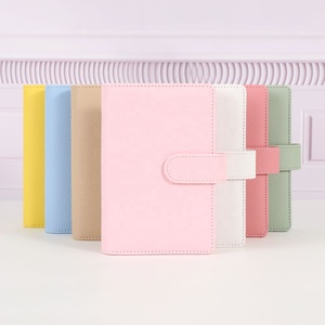 Hongbo Best Seller <span class=keywords><strong>Carpeta</strong></span> económica de cuero de guijarros A6 de 35 colores Broches sujetados Anillos de oro Cremallera Fly Leaf Documentos Cartera Bolsa - Product Image 1