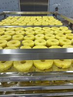 Automatische elektrische ananas schiller, ontpitter en snijmachine, industriële automatische ananas schilmachine