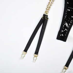 Lencería de cuero erótica negra para mujer, lencería de 5 piezas con cadena, sujetador Halter Sexy con cadena, traje gótico travieso, ropa interior Sexy negra - Product Image 6