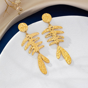Pendientes de borla de lujo, Pendientes de espina de pescado de oro auténtico de 18K, Pendientes exagerados de acero inoxidable para venta al por mayor transfronteriza - Product Image 2