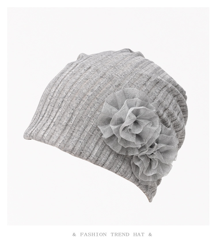 สีเทาเข้ม