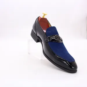 새로운 모델 블랙 특허 가죽 로퍼 블루 Nubuck 가죽 패치 워크 남성 캐주얼 신발