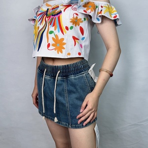 Top Informal de Estilo Bohemio Personalizado para Mujer con Bordado Floral, Top Corto de Manga Corta con Diseño Nuevo - Product Image 3