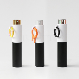 Nuevo <span class=keywords><strong>Atomizador</strong></span> de Perfume Recargable de 10 ml con Llavero, Botella de Spray para Aceites Esenciales, Tamaño de Bolsillo para Viajes, con Gancho para Llavero - Product Image 4
