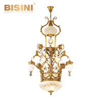 Ensemble complet de haute qualité Antique français Baroque Bronze doré chérubin et horloge de Table florale avec candélabres assortis