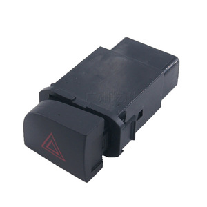 Interruptor de Luces de Emergencia Hyundai 93790-1E000 para Accent, Alarma Intermitente de Emergencia, Material ABS - Product Image 3