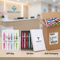 Pulpen Tema Medis dengan Gantungan Aksesoris Logo Kustom, Pulpen Plastik dengan Gantungan Aksesoris Suntik, Termometer, Masker, dan Pil untuk Hadiah Klinik atau Kantor