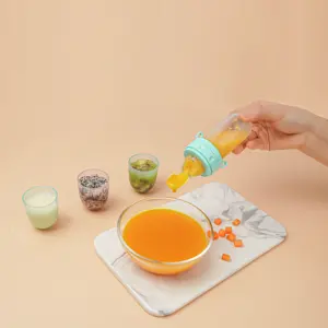 Silicon Baby Feeding Food Bottles Rice Cereal Fruit Milk Spoon Feeder Bottle Set With Silicon Spoon