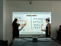 Tableau blanc interactif intelligent de 75 pouces, tableau numérique multi-touch avec caméra, système d'exploitation Windows pour réunions, salles de classe, bureaux