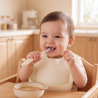 Cuillère d'alimentation pour bébé en silicone sans BPA, cuillère souple résistante à la chaleur, anti-chute, cuillère d'apprentissage pour les tout-petits de 6 mois et plus