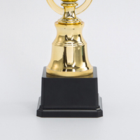 Cadeau d'affaires promotionnel AD66 Trophée Récompense École avec figurine d'abacus doré Statue d'enfant Base en plastique