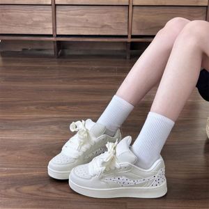 Chaussures de sport décontractées unisexes, style Hong Kong tendance automne-été 2026, baskets blanches à semelle épaisse pour étudiants - Product Image 6