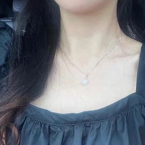 เครื่องประดับทองคำแท้ 18k ซินฟลาย จี้เพชร 0.2 กะรัต แบบกรอบคู่ พร้อมสร้อยคอ - Product Image 5