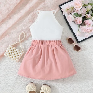 Set Estivo per Bambina con Top Halter Decorato con Fiocco e Gonna Plissettata, Outfit Alla Moda per Uso Quotidiano - Product Image 2