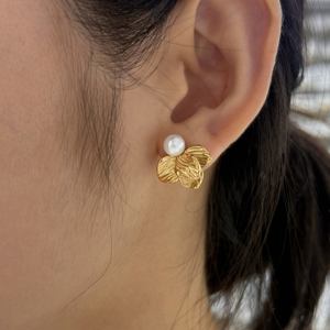 ต่างหูแบบติดหู CLIORO รุ่น Luxury Pearl <span class=keywords><strong>ส</strong></span><span class=keywords><strong>แตน</strong></span><span class=keywords><strong>เล</strong></span><span class=keywords><strong>ส</strong></span>ชุบทอง กันน้ำ ป้องกันการแพ้ แฟชั่นทันสมัยสำหรับผู้หญิง - Product Image 2