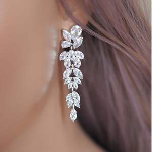 Pendientes de Cristal con Corte Marquesa en Oro Blanco, Diseño de Planta con Engaste de Garras, Joyería Romántica de Moda para Mujer - Product Image 3