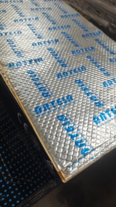 Tapis d'isolation thermique et d'insonorisation pour voiture Matériau réducteur <span class=keywords><strong>de</strong></span> bruit pour capot, plafond et porte. - Product Image 4