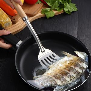 <span class=keywords><strong>Ensemble</strong></span> d'Ustensiles de Cuisine 8 Pièces en Acier Inoxydable avec Manches en Bois Durables Incluant <span class=keywords><strong>Spatule</strong></span>, Cuillère Rainurée et <span class=keywords><strong>Louche</strong></span> à Soupe - Product Image 3