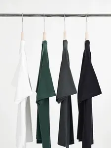 Camiseta informal con bolsillo: material de algodón preencogido que resiste la decoloración, con un práctico bolsillo para un fácil acceso - Product Image 6