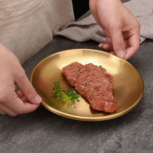 จานกลมสแตนเลสสองชั้นสีทอง เกรดอาหาร 304 สำหรับร้านอาหาร บาร์บีคิว จานตื้น สีพื้น - Product Image 2