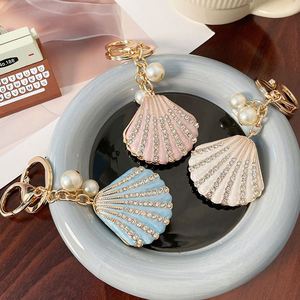 Porte-clés de luxe en coquillage perlé avec diamants, accessoire de mode pour sacs féminins, breloques de sac en coquillage marin - Product Image 2