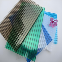 Panneau alvéolaire en polycarbonate moderne anti-UV, ignifuge et écologique, 10 mm 12 mm, pour serre et puits de lumière