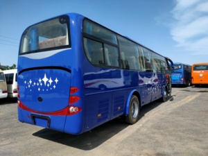 Autocar <span class=keywords><strong>de</strong></span> tourisme <span class=keywords><strong>de</strong></span> luxe d'occasion à 36 places, sièges inclinables confortables, <span class=keywords><strong>grand</strong></span> espace <span class=keywords><strong>de</strong></span> rangement pour les voyages en groupe - Product Image 4