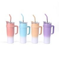 Nouvelle tasse de voiture isotherme élégante en acier inoxydable 304 à double paroi avec paille et poignée, bouteille d'eau géante de 40 oz