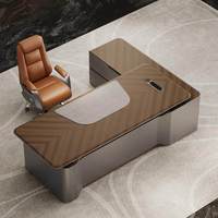 Bureau de direction de luxe moderne, lignes épurées, en PVC, design allongé