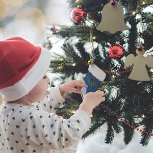 Ornements de Noël en bois, tranches de bois non finies avec trous pour enfants, centres de table de bricolage pour arbres de vacances suspendus - Product Image 2