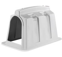 Terrui1250 Abri pour veau en LLDPE rotomoulé avec grandes fenêtres de ventilation arrière pour l'élevage individuel des veaux dans les fermes laitières