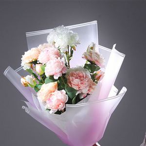Papier d'emballage pour fleurs en plastique imperméable imprimé avec des lignes de bordure colorées, design 2022, pour les fleuristes - Product Image 6