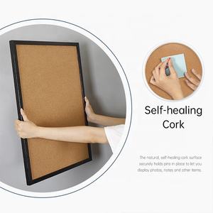 Bacheca bacheca in sughero con cornice in legno nero - Product Image 4