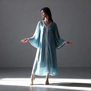 Abaya élégante personnalisée en polyester avec strass thermocollants de qualité supérieure pour femmes musulmanes, vente en gros - Product Image 2