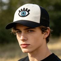 Topi Trucker Kasual Fashion Jalanan Bordir 3D Custom Logo Patch 6 Panel Pinggiran Melengkung Bagian Belakang Jaring Kain Depan Dua Warna Grosir