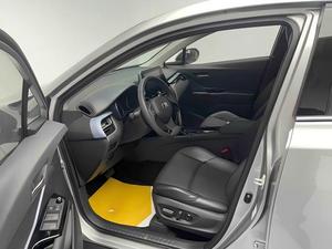 Yize IZOA 2021 2.0L Edizione Yichi SUV 5 Posti a Aspirazione Naturale, Auto Usata con Guida a Sinistra, Cerchi R17 e Tetto Apribile - Product Image 4