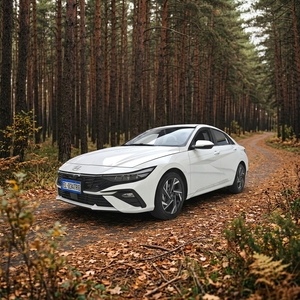 Hyundai Elantra 2023 d'<span class=keywords><strong>occasion</strong></span> pas chère, 1.5L CVT Édition Elite, conduite à gauche, essence, berline compacte, véhicule de seconde main pour l'exportation en gros vers l'Afrique - Product Image 1