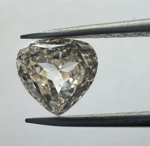 แหวนแต่งงานดีไซน์เนอร์ทรงหัวใจประดับพลอยสีแฟนซีสุดหรู ทันสมัย ยั่งยืน คุณภาพเยี่ยม ผลิตในห้องปฏิบัติการ ระยิบระยับ สวยงาม - Product Image 1