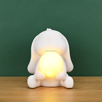 Lapin fluide créatif bricolage résine liquide moule blanc en gros fait à la main peint à la main en forme de lune veilleuse ours cadeau pour enfants