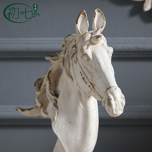 Décoration artisanale en résine tête de cheval style campagne française pour salon et entrée - Product Image 3