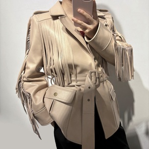 <span class=keywords><strong>Giacca</strong></span> in <span class=keywords><strong>Pelle</strong></span> <span class=keywords><strong>Beige</strong></span> Primavera 2025, Blazer Streetwear in Vera <span class=keywords><strong>Pelle</strong></span> di Pecora con Frange e Nappine per Donna - Product Image 2