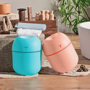 Humidificador de Escritorio USB Portátil de 220 ml, Luces de Colores, Ultrasónico, Bajo Ruido, Plástico, Aromaterapia para el Hogar, para Uso en el Automóvil y en el Hogar - Product Image 4