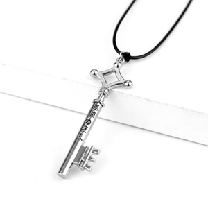 Attack on <span class=keywords><strong>Titan</strong></span> collar Eren Key <span class=keywords><strong>Shingeki</strong></span> No Kyojin colgante moda Vintage Retro Anime joyería para hombres Cosplay al por mayor - Product Image 3