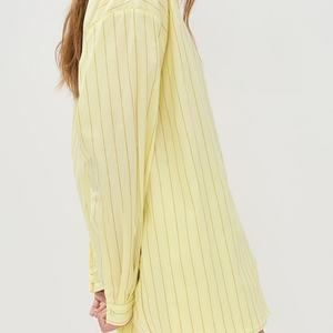 ชุดลำลองผ้าลินินสำหรับผู้หญิง ฤดูร้อน รุ่นใหม่ OEM เสื้อคอตั้งแขนยาวและกางเกงขาสั้น ชุดสูท ผ้าลินิน 100% - Product Image 4