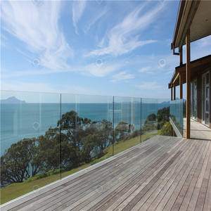 Conception de garde-corps de maison moderne Chaussure de base en aluminium en U pour verre En effet Conceptions de garde-corps de toit - Product Image 3