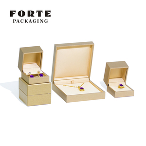 Boîtes à bijoux rectangulaires en cuir PU de luxe FORTE avec logo personnalisé et design carré pour le rangement des bracelets et des bagues, emballage en carton - Product Image 5