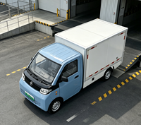 Fourgon utilitaire électrique grande capacité avec une autonomie de 201 à 300 km et un moteur de 50 kW pour un transport de marchandises urbain efficace