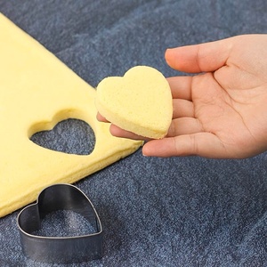 Moule à biscuits en forme de cœur en acier inoxydable, 4 tailles, pour <span class=keywords><strong>mousse</strong></span> - Product Image 2