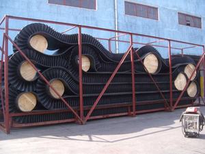 Yatay, eğimli veya dikey taşıma için yan duvar ve çapraz Cleat 500mm kauçuk konveyör kemerleri - Product Image 5